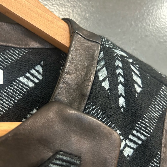 Diane Von Furstenberg 8 wool blend mono c leather trim jacket in great condition - Picture 5 of 16